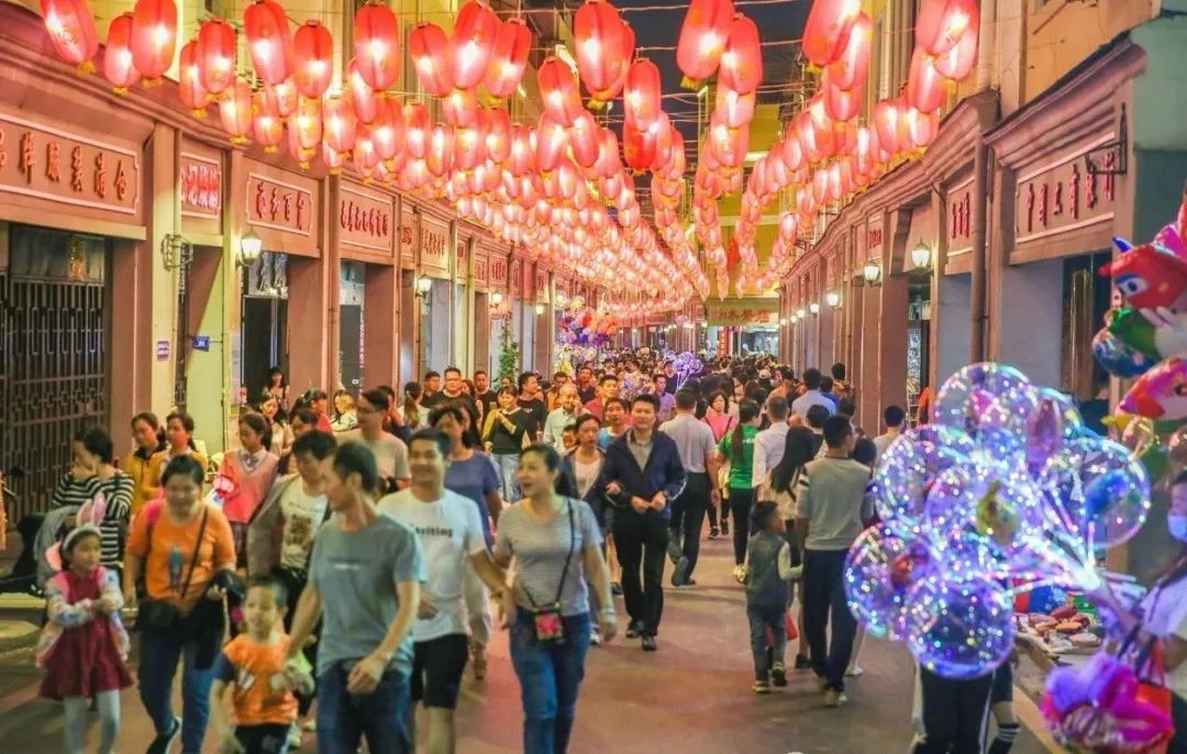 “五一”假期全國重點(diǎn)零售和餐飲企業(yè) 銷售額同比增長(zhǎng)6.8%